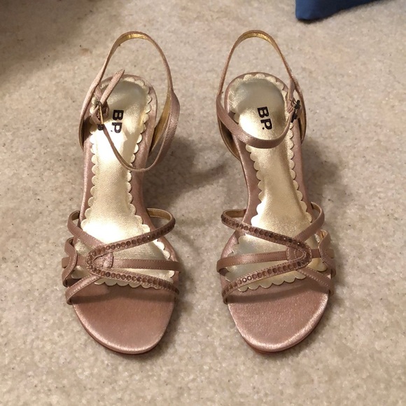 champagne dress shoes